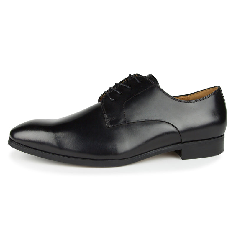 Steve Madden Parsens Shoes (Color: black leather)